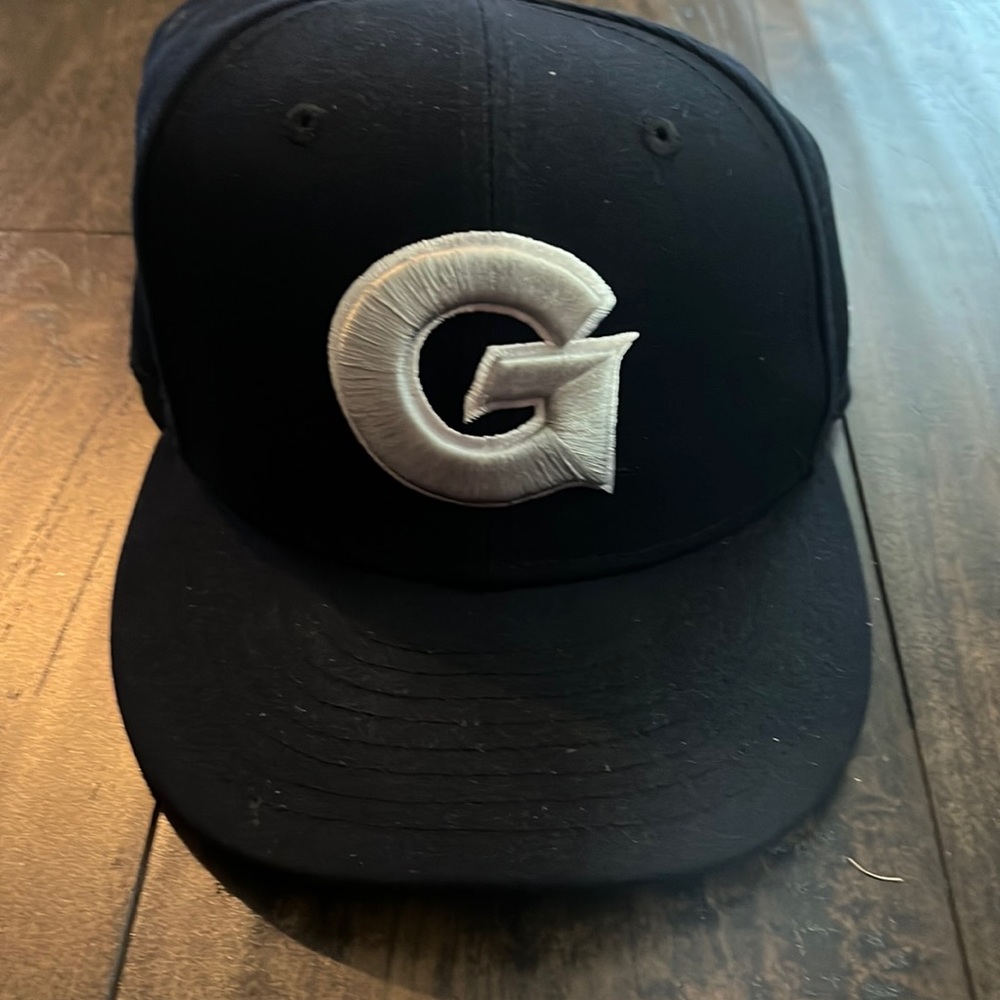 Navy and Silver Men’s Baseball Hat G